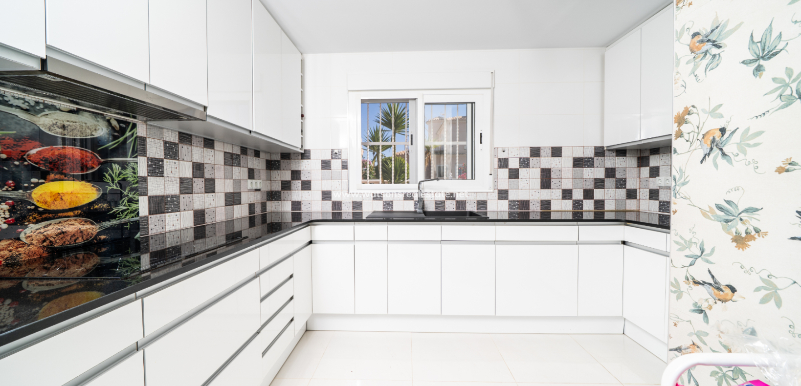 Resale - Detached - Urb. La Marina