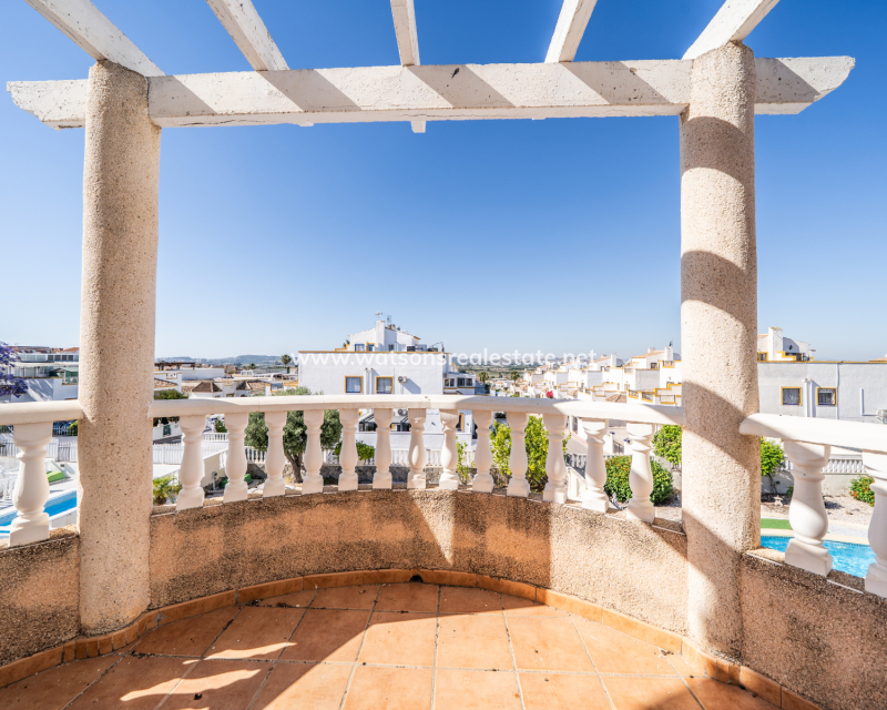 Resale - Detached - Urb. La Marina