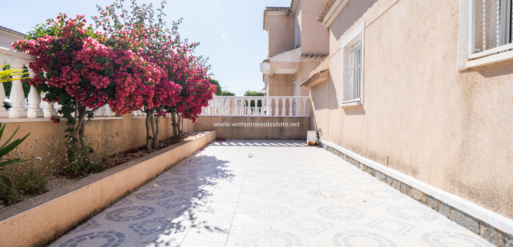 Resale - Detached - Urb. La Marina
