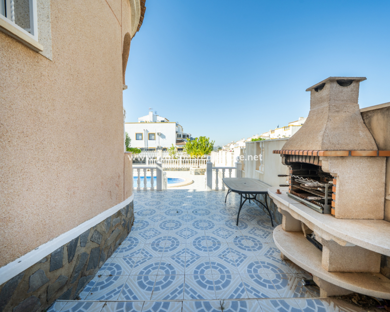 Resale - Detached - Urb. La Marina