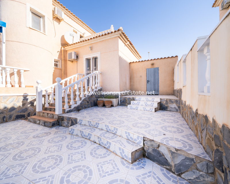 Resale - Detached - Urb. La Marina