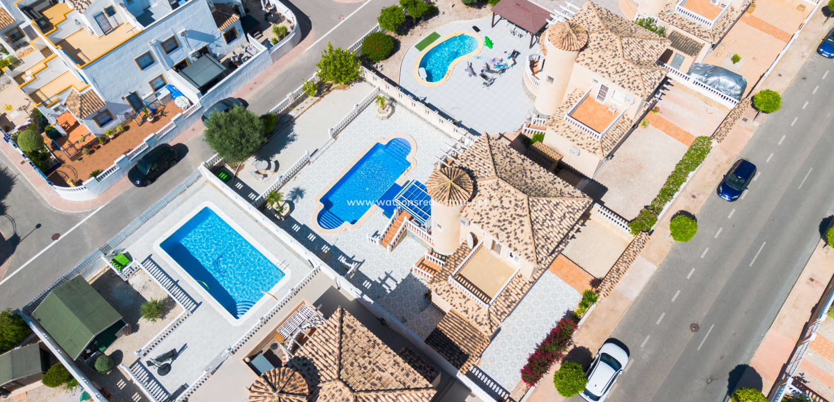 Resale - Detached - Urb. La Marina