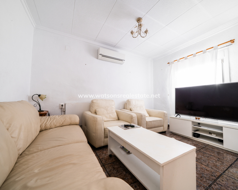 Resale - Detached - Urb. La Marina