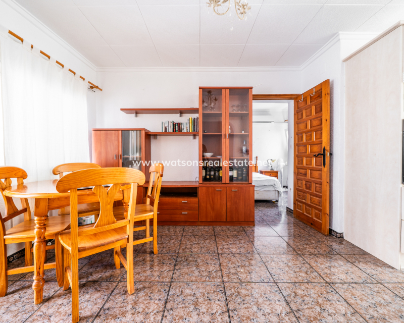 Resale - Detached - Urb. La Marina