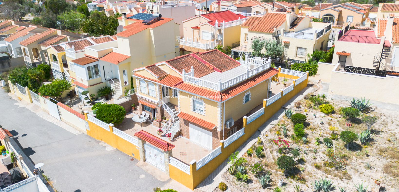 Resale - Detached - Urb. La Marina