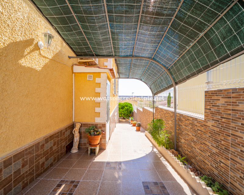 Resale - Detached - Urb. La Marina