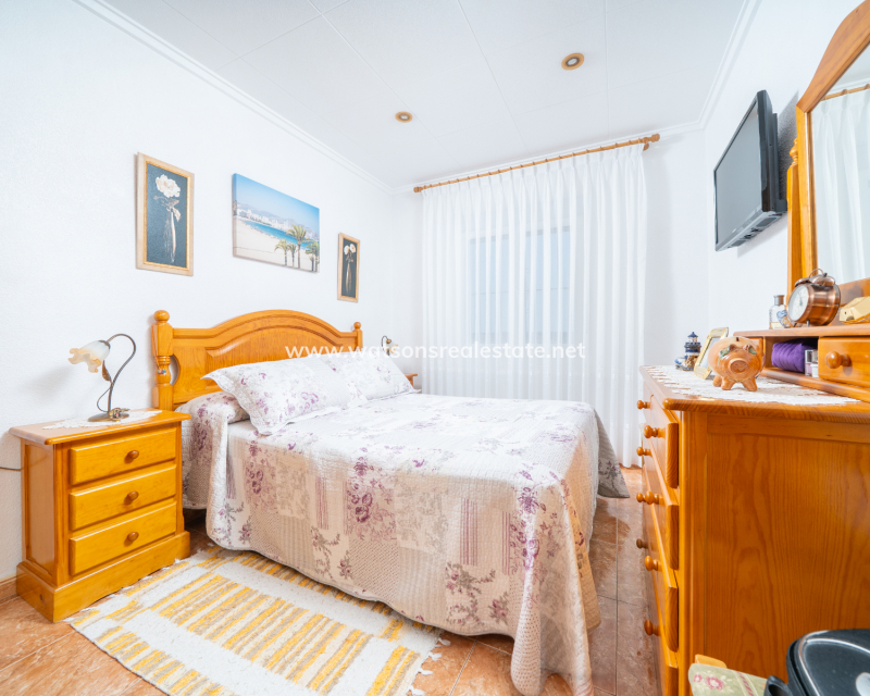 Resale - Detached - Urb. La Marina