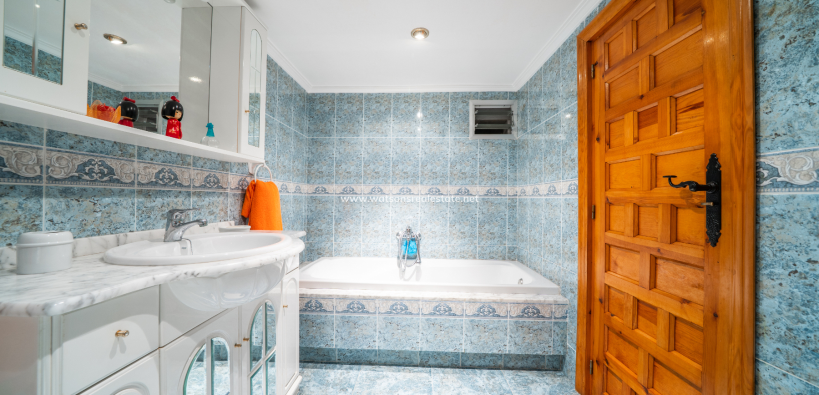 Resale - Detached - Urb. La Marina