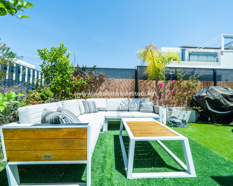 Resale - Detached - Urb. La Marina