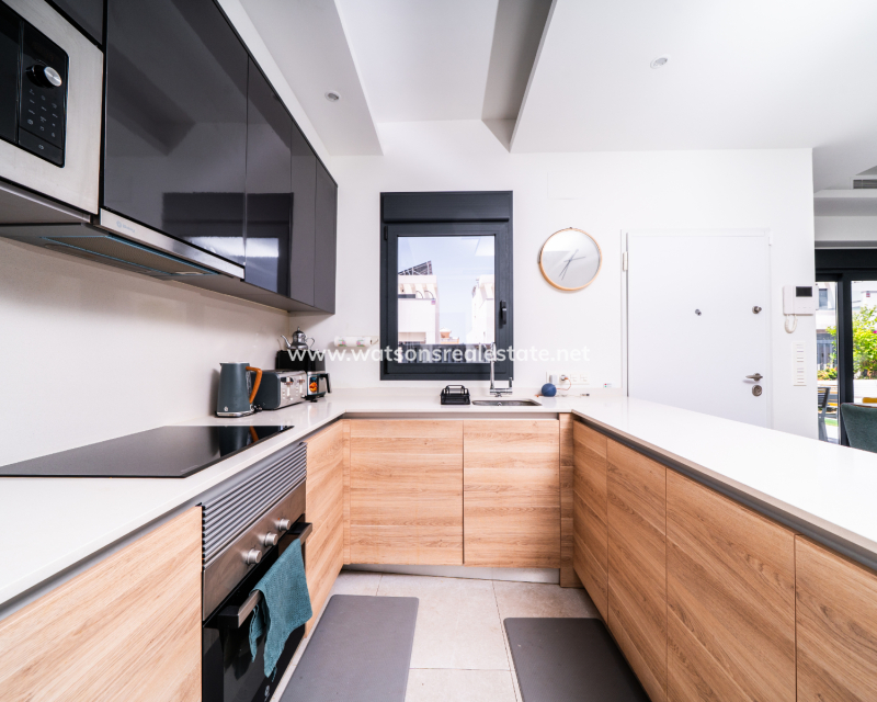 Resale - Detached - Urb. La Marina