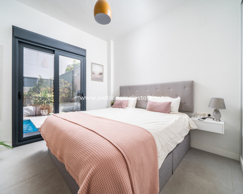 Resale - Detached - Urb. La Marina