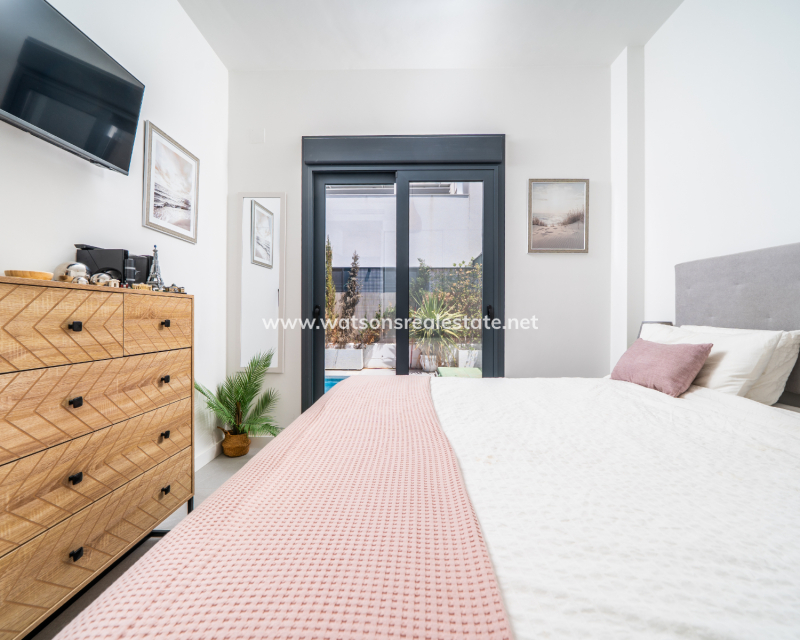 Resale - Detached - Urb. La Marina