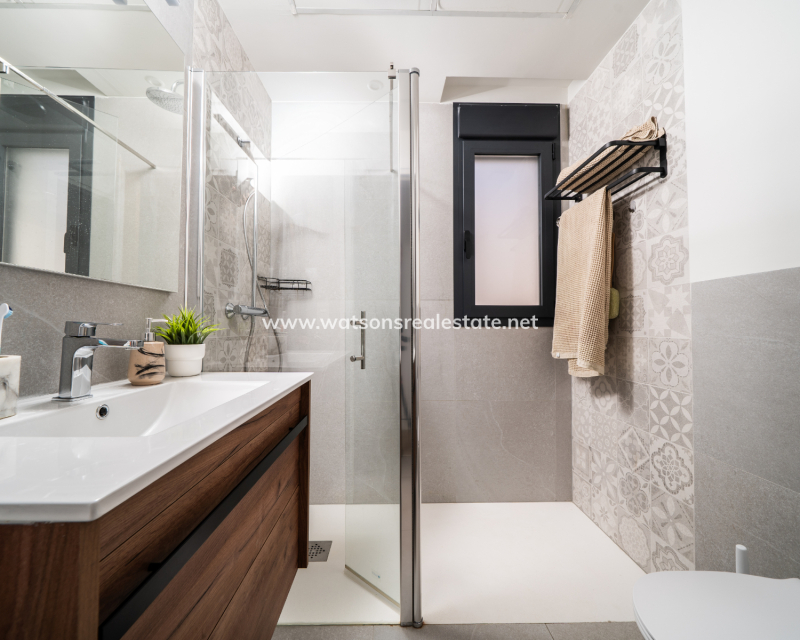 Resale - Detached - Urb. La Marina