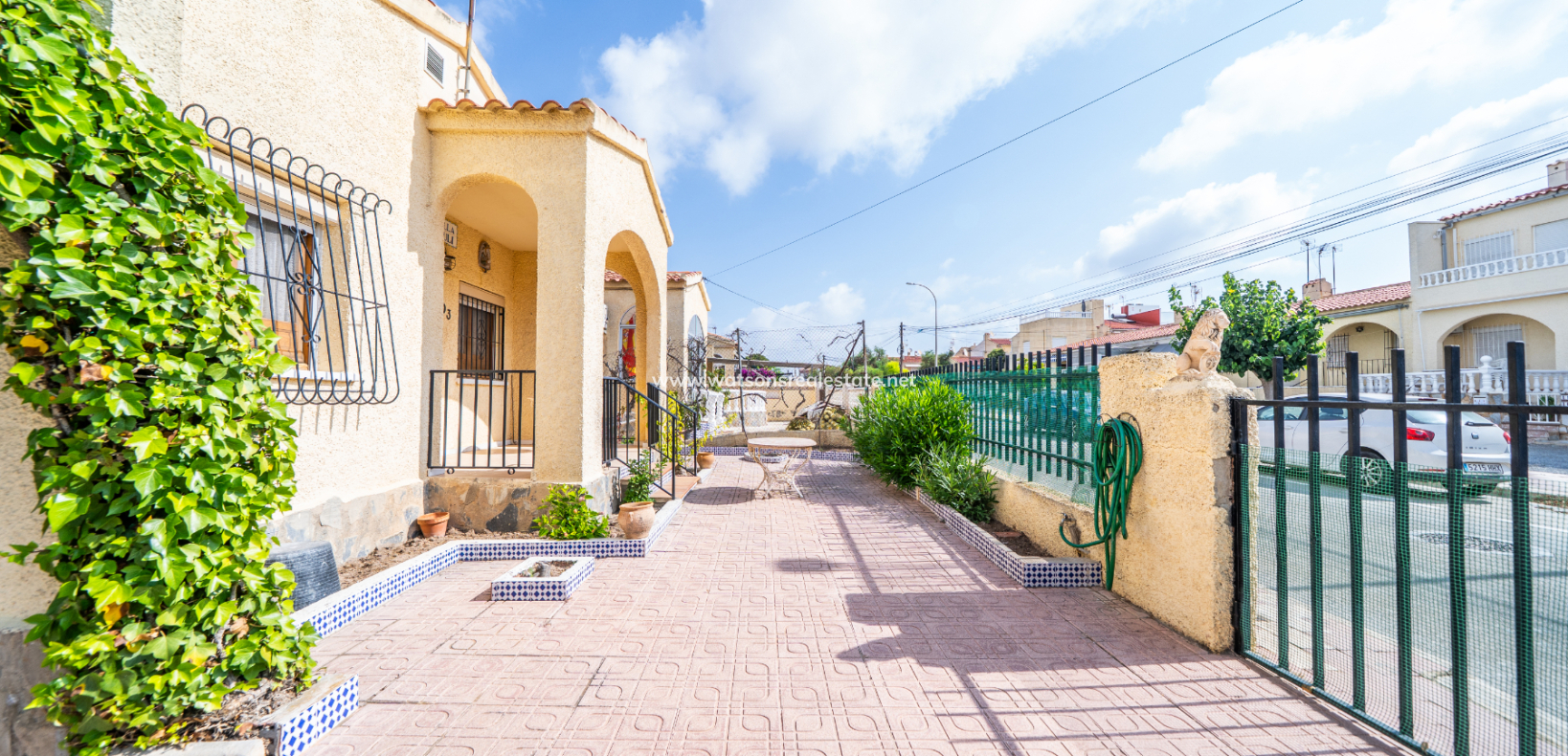 Resale - Detached - Urb. La Marina