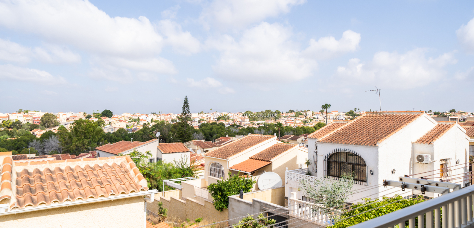 Resale - Detached - Urb. La Marina