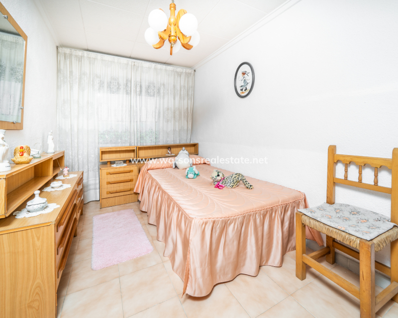 Resale - Detached - Urb. La Marina