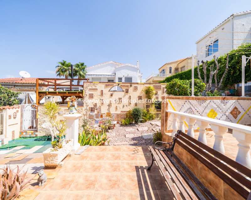 Resale - Detached - Urb. La Marina