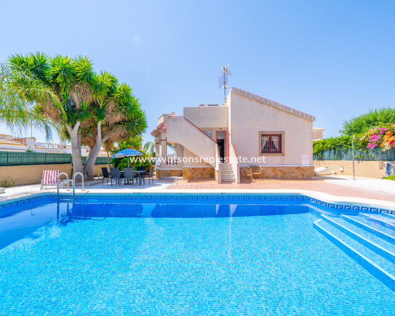 Resale - Detached - Urb. La Marina