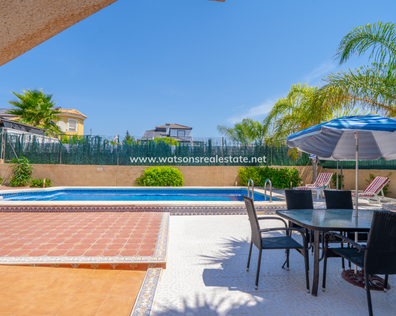 Resale - Detached - Urb. La Marina