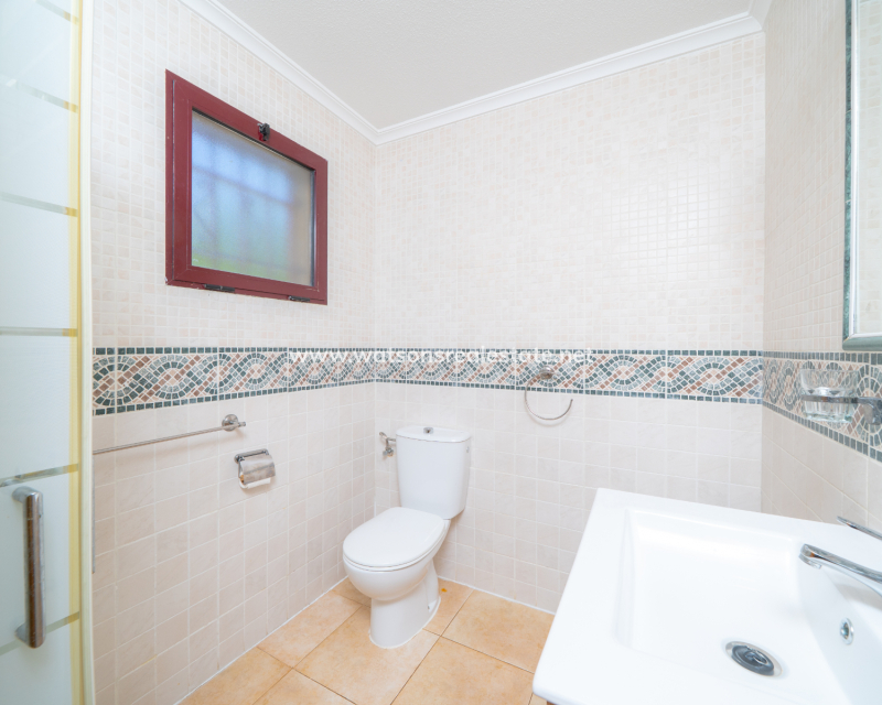 Resale - Detached - Urb. La Marina