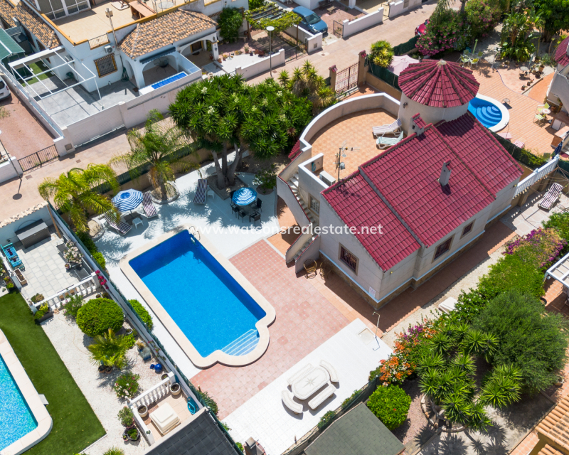 Resale - Detached - Urb. La Marina