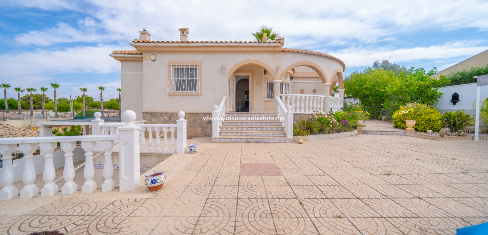 Resale - Detached - Urb. La Marina