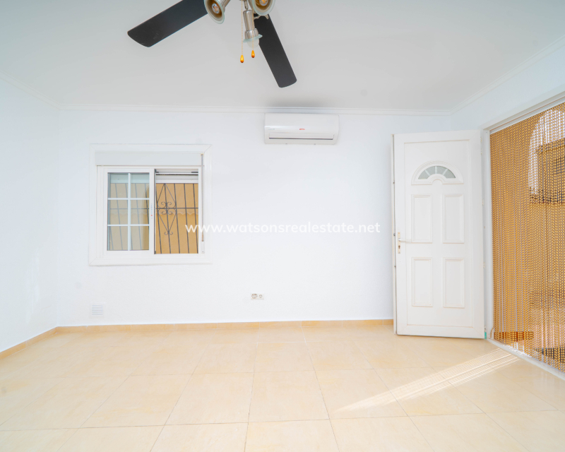 Resale - Detached - Urb. La Marina