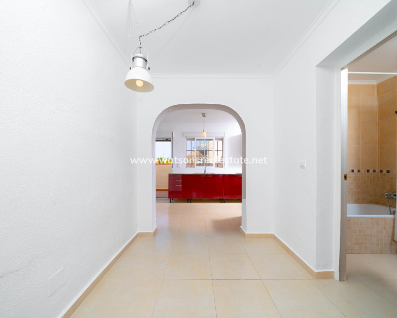 Resale - Detached - Urb. La Marina
