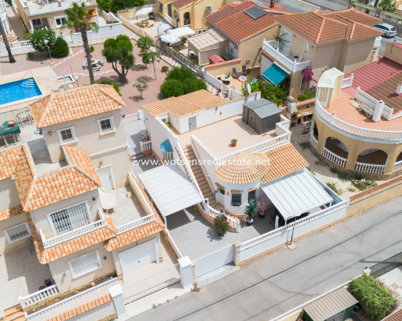 Resale - Detached - Urb. La Marina