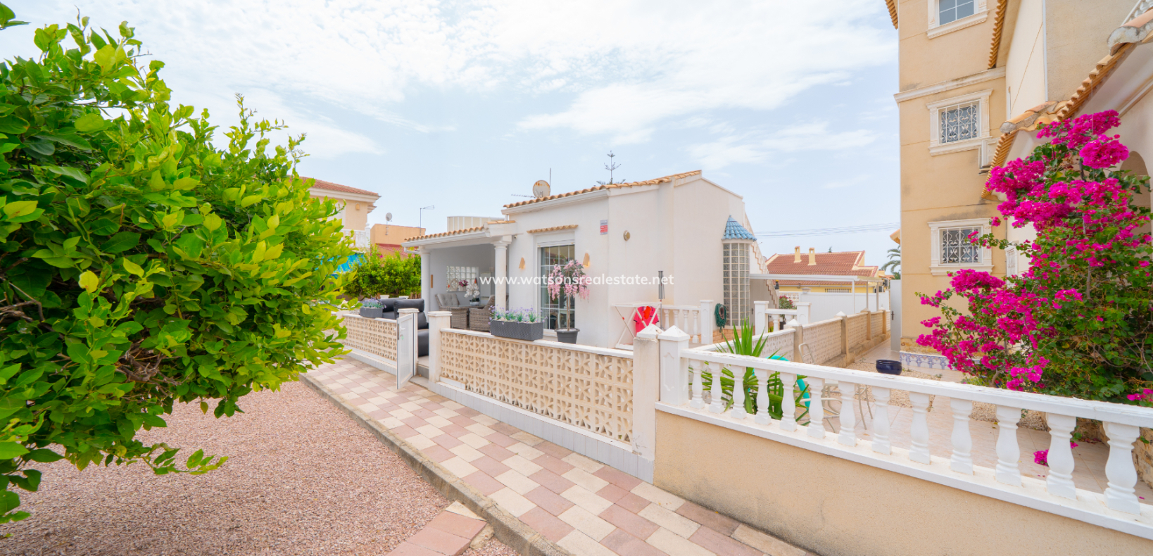 Resale - Detached - Urb. La Marina