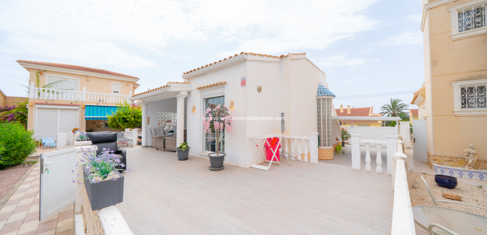 Resale - Detached - Urb. La Marina