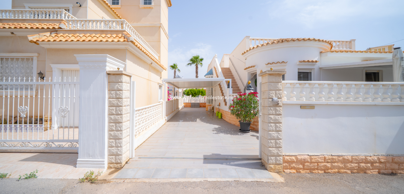 Resale - Detached - Urb. La Marina