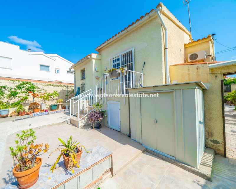 Resale - Detached - Urb. La Marina