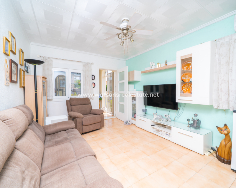 Resale - Detached - Urb. La Marina