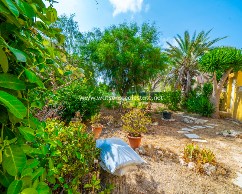 Resale - Detached - Urb. La Marina