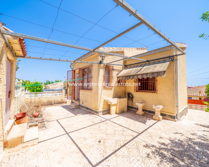 Resale - Detached - Urb. La Marina