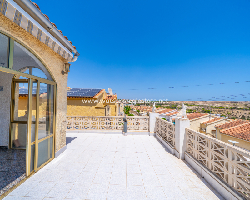 Resale - Detached - Urb. La Marina