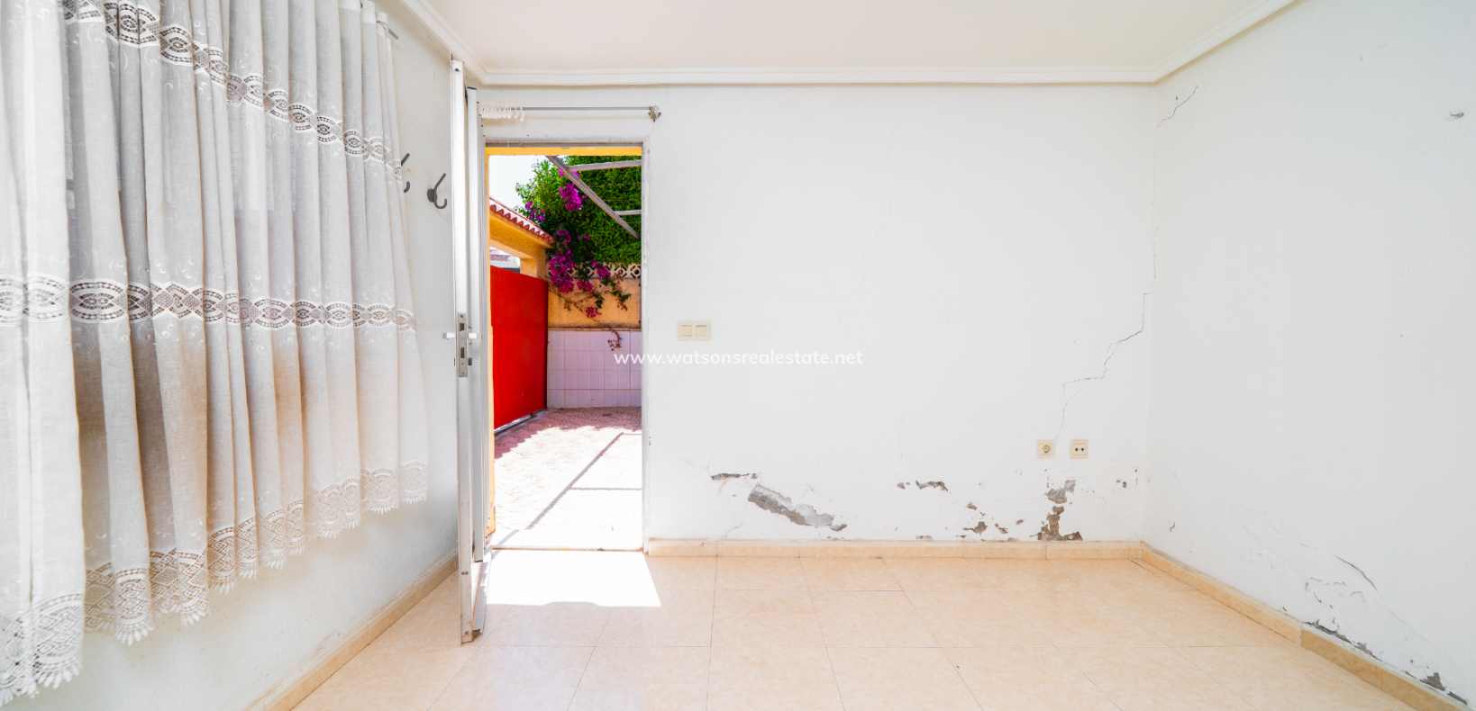 Resale - Detached - Urb. La Marina
