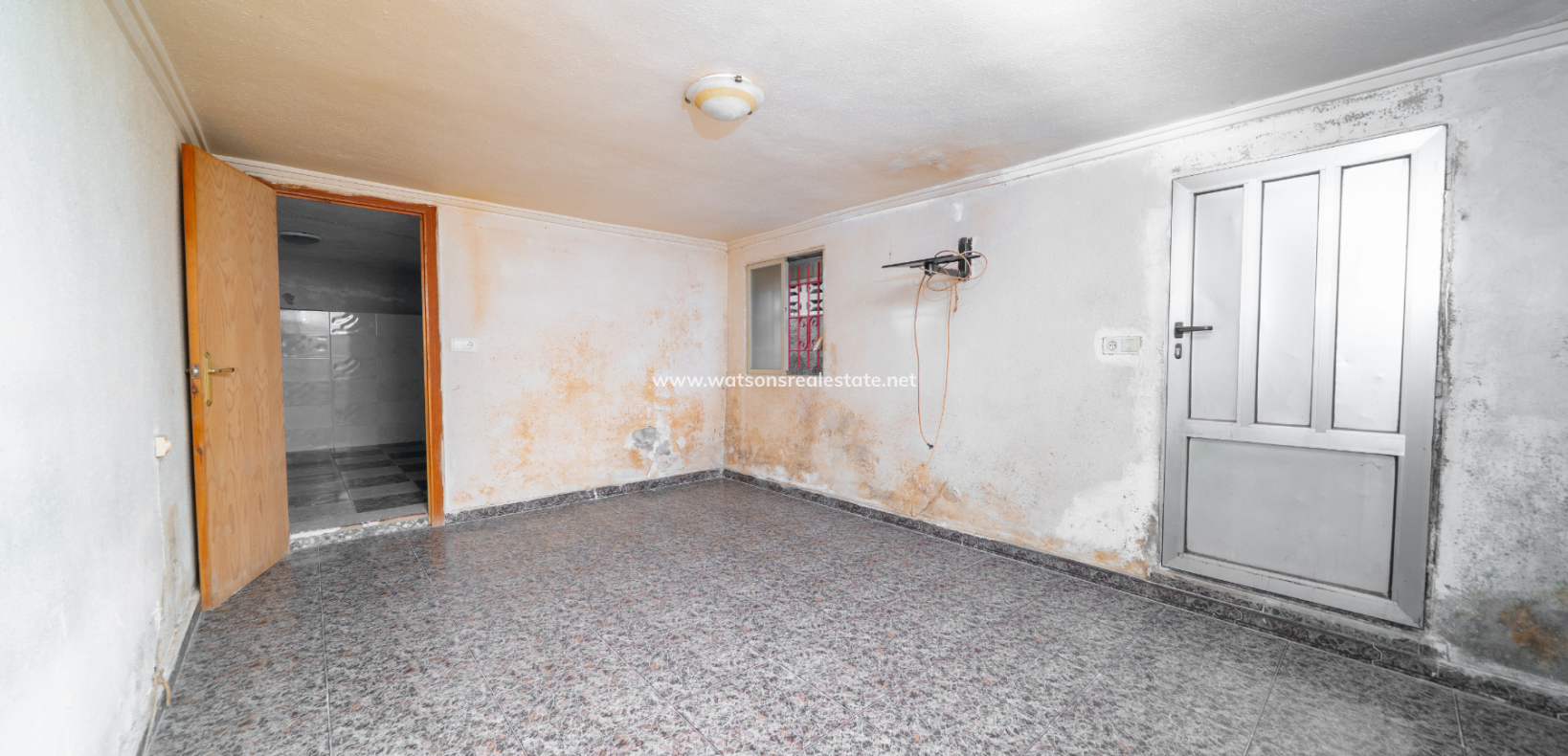 Resale - Detached - Urb. La Marina