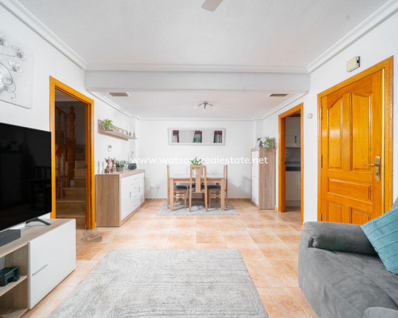 Resale - Detached - Urb. La Marina