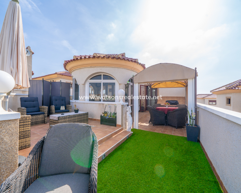Resale - Detached - Urb. La Marina