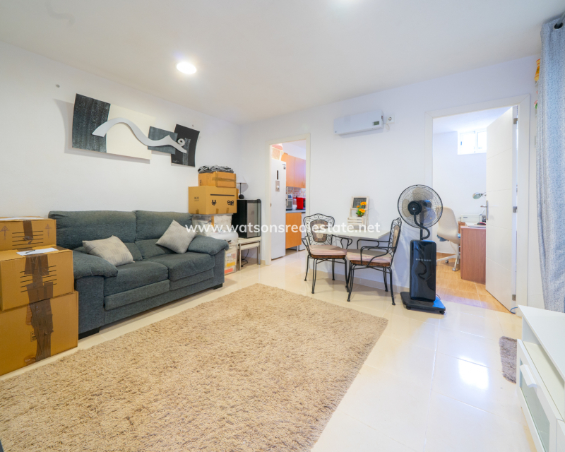 Resale - Detached - Urb. La Marina