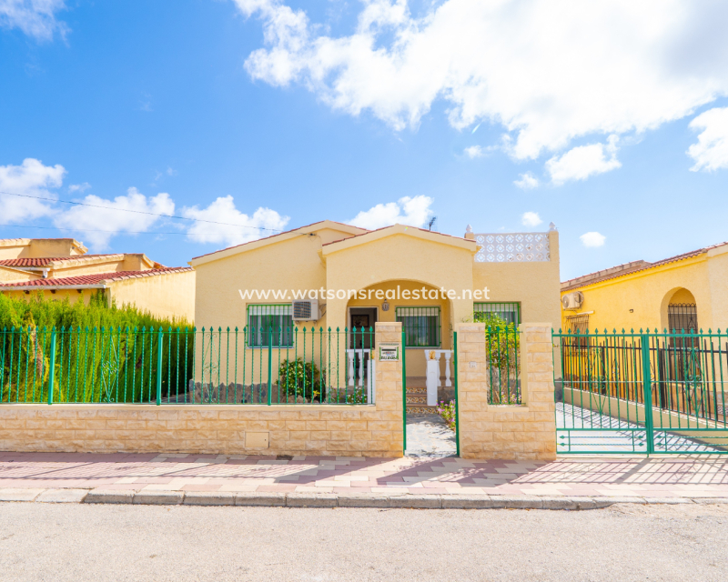 Resale - Detached - Urb. La Marina