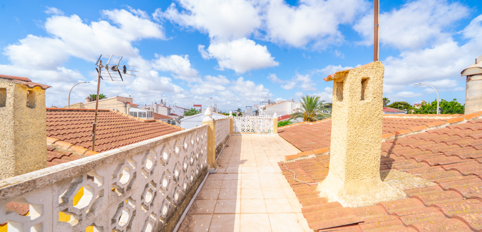 Resale - Detached - Urb. La Marina