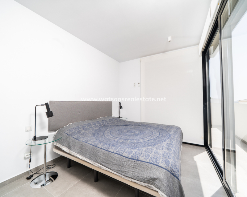 Resale - Detached - Urb. La Marina