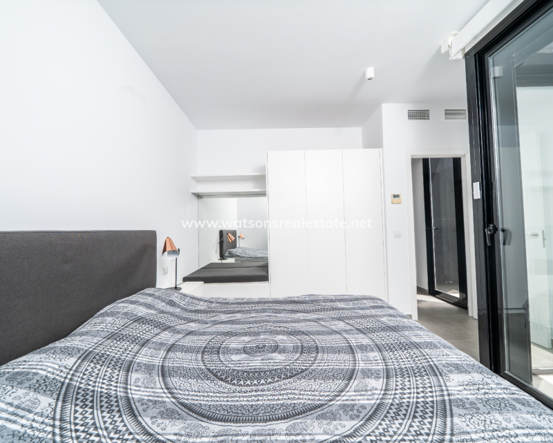Resale - Detached - Urb. La Marina