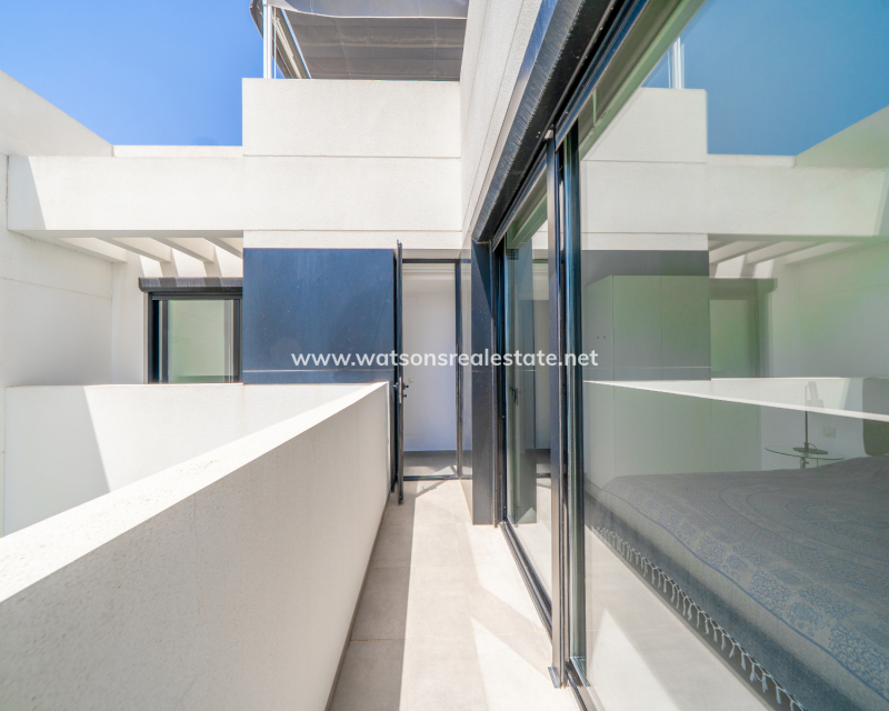 Resale - Detached - Urb. La Marina