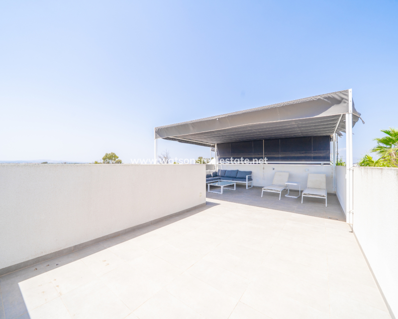 Resale - Detached - Urb. La Marina