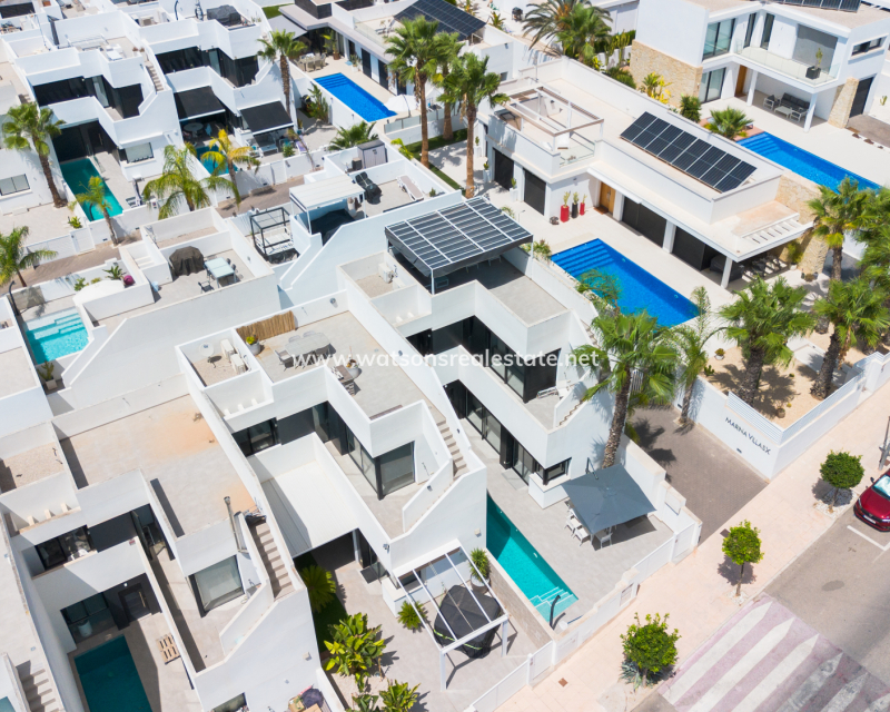 Resale - Detached - Urb. La Marina