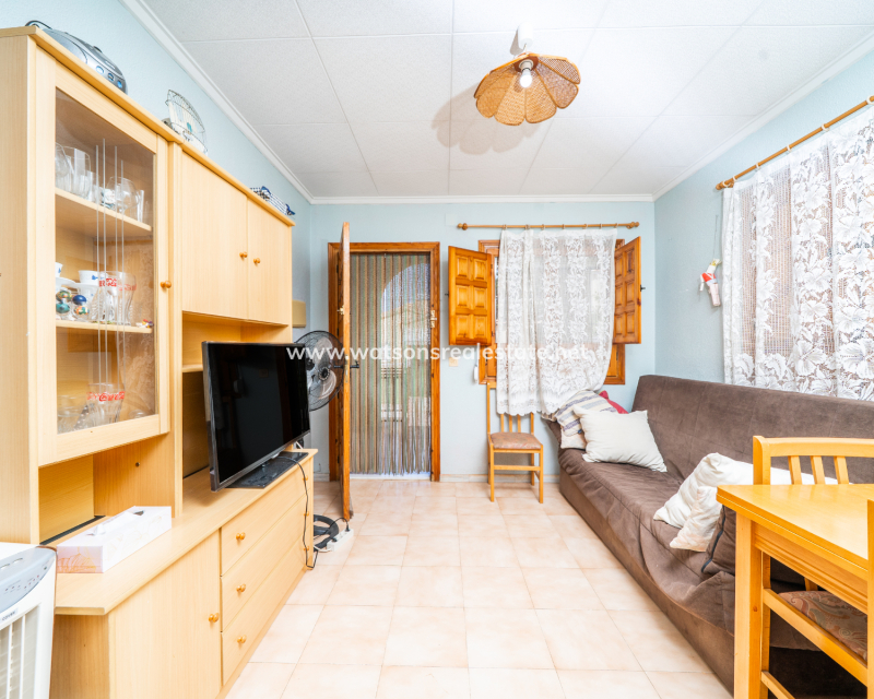 Resale - Detached - Urb. La Marina